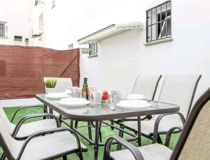 Apartamento Con Patio Y Piscina Cerca De Sevilla La Algaba Exterior photo